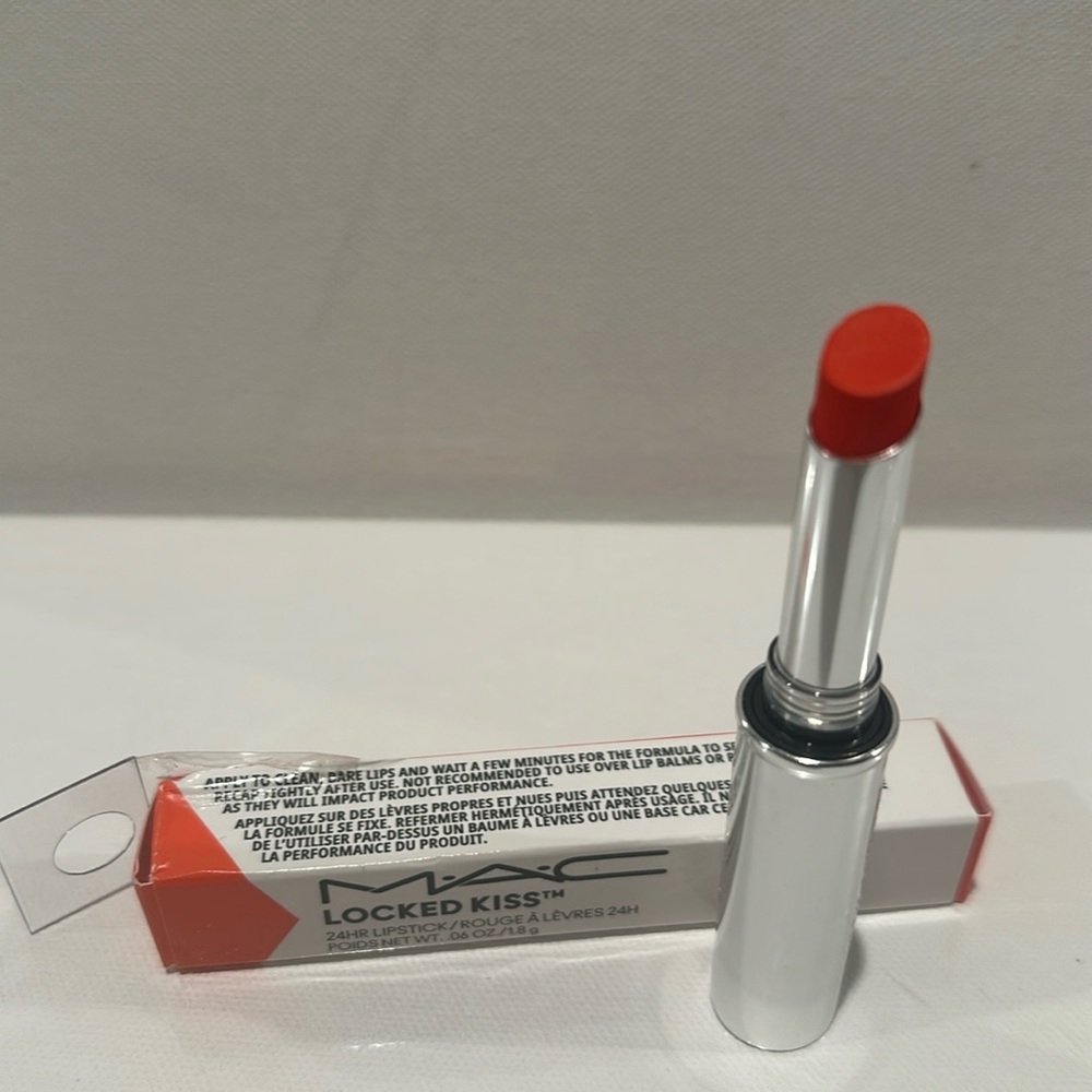 MAC LOCKED KISS RENEGADE (57) BRIGHT ORANGE 24 HR LIPSTICK. FULL SIZE
